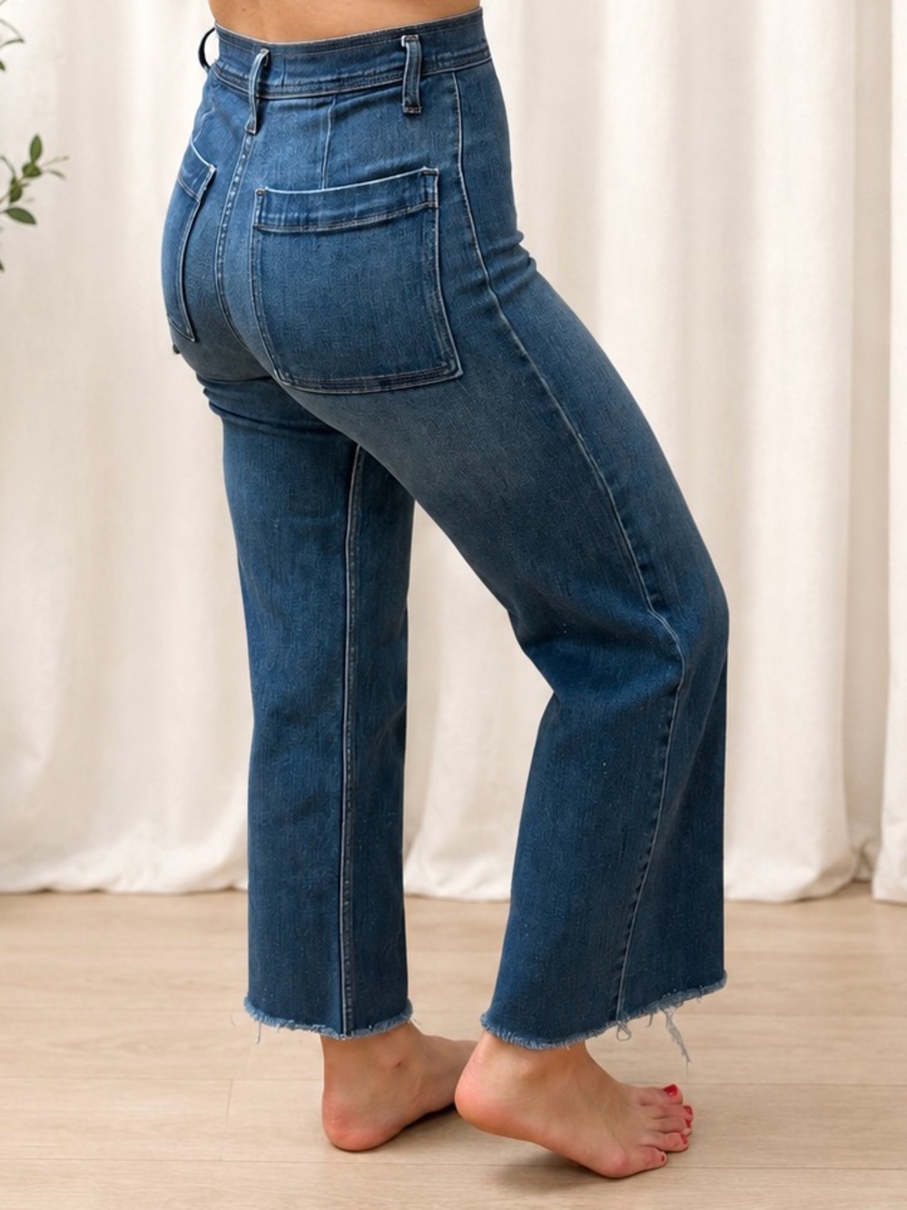 Letter to Juliet LTJ High Rise Wide Leg Crop Jeans Size 25 Dark Wash Raw Hem